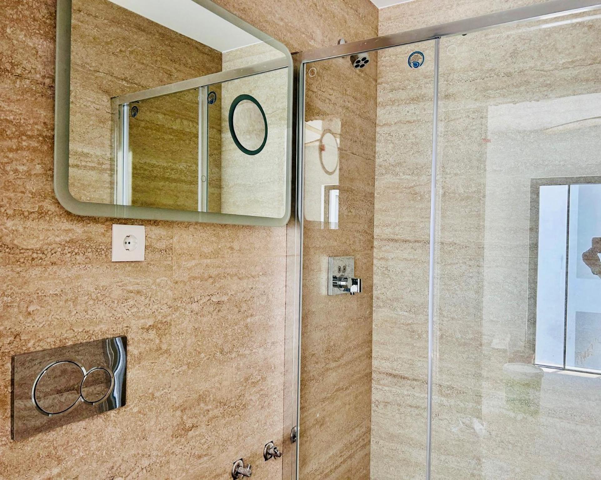Central Lagos Guest House Apartment *